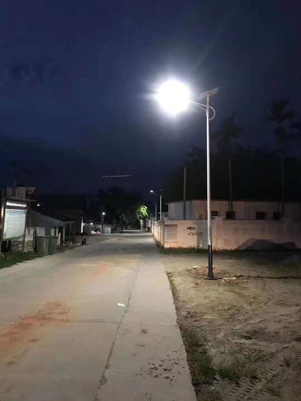 Все в 2 солнечной дороге СИД уличных светов 60W 80W солнечной освещает Semi солнечный уличный свет