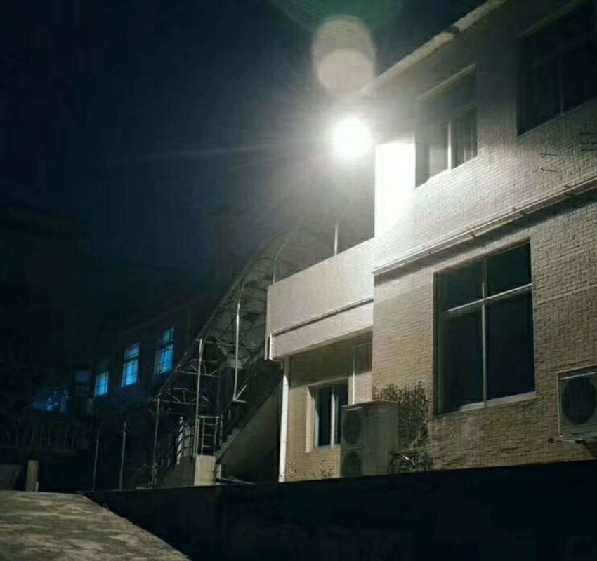Датчик движения света потока сада СИД на открытом воздухе солнечный приведенный в действие с умным управлением светом