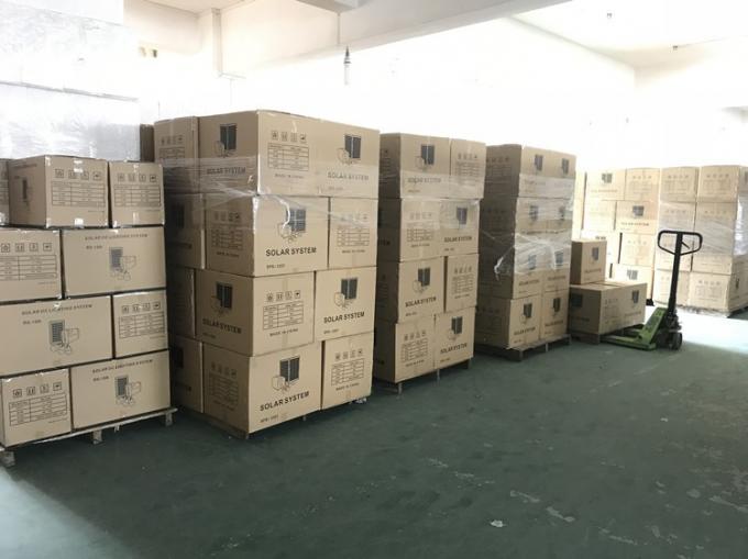 Система 8Hours света солнечной энергии 10 ватт ODM коммерчески к 30Hours 11